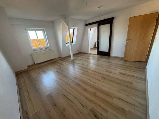 Wohnung zur Miete 450 € 3 Zimmer 75 m² frei ab sofort Klosterstraße 15 Zeitz Zeitz 06712