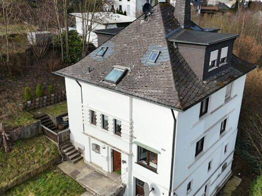 Mehrfamilienhaus zum Kauf 214.475 € 9 Zimmer 210 m² 810 m² Grundstück frei ab sofort Böddinghausen Plettenberg 58840