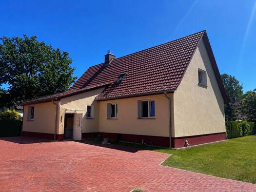 Einfamilienhaus zum Kauf 290.000 € 7 Zimmer 150 m² 3.576 m² Grundstück Neuzelle Neuzelle 15898