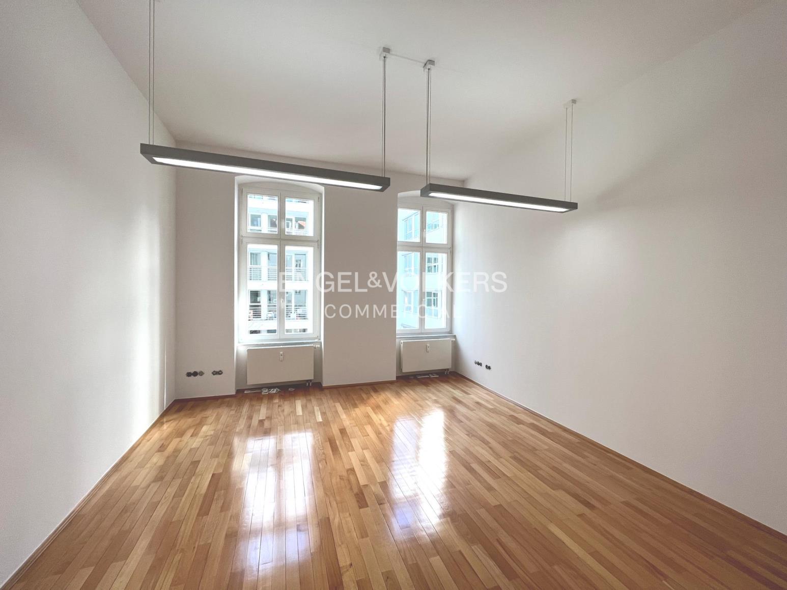 Büro-/Praxisfläche zur Miete 30 € 313 m²<br/>Bürofläche ab 313 m²<br/>Teilbarkeit Mitte Berlin 10117