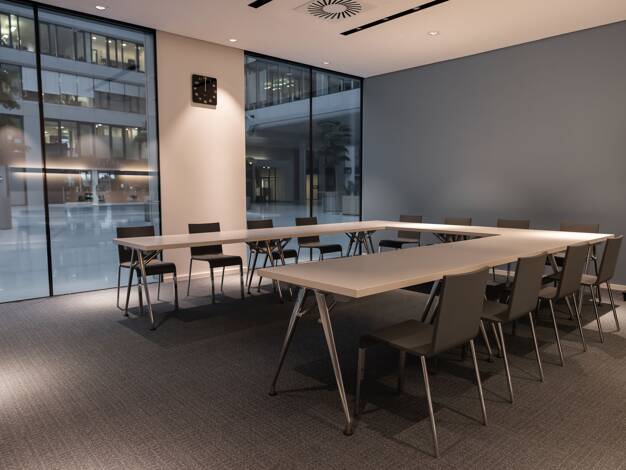 Bürofläche zur Miete provisionsfrei 1.179 € 60 m² Bürofläche teilbar von 20 m² bis 60 m² Am Flughafen 12 Flughafen Frankfurt am Main 60599