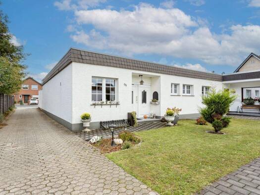 Bungalow zum Kauf 450.000 € 4 Zimmer 100 m² 300,3 m² Grundstück Bergheim Troisdorf 53844