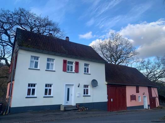 Bauernhaus zum Kauf 220.000 € 5 Zimmer 131 m² 1.100 m² Grundstück frei ab 01.01.2026 Elchweiler 55765