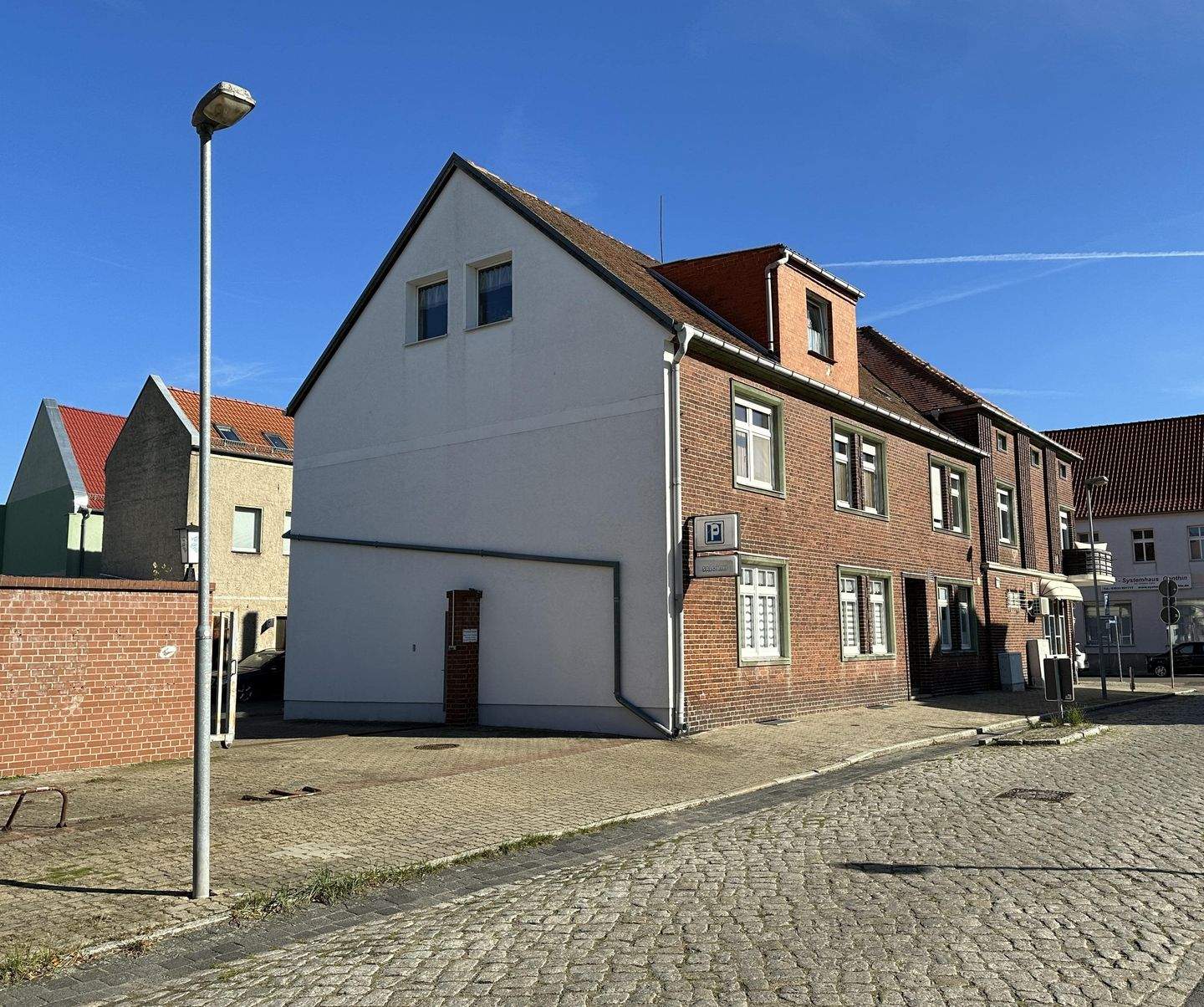 Immobilie in Genthin - Mehrfamilienhaus im Stadtkern von Genthin - Bild 1