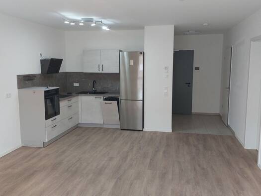 Wohnung zur Miete 830 € 2 Zimmer 63,7 m² Geschoss 1/3 frei ab sofort Adalbert-Stifter-Straße Straubing Straubing 94315
