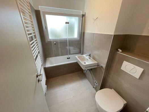 Wohnung zur Miete 800 € 3 Zimmer 86,3 m² 3. Geschoss frei ab 16.12.2025 Schliemannstr. 12 Frohnhausen Essen 45144