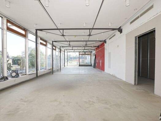 Bürofläche zur Miete 2.425 € 8 Zimmer 306,9 m² Bürofläche Dr.-Friedrichs-Ring 1 Innenstadt Zwickau 08056