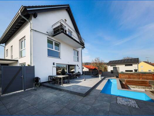 Doppelhaushälfte zum Kauf 795.000 € 8,5 Zimmer 220 m² 330 m² Grundstück Bietingen Gottmadingen / Bietingen 78244