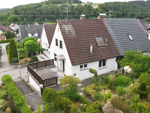 Einfamilienhaus zum Kauf 120.000 € 5 Zimmer 99 m² 300 m² Grundstück Zwiefalten Zwiefalten 88529