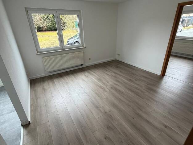 Wohnung zur Miete 390 € 3 Zimmer 54,1 m² EG Auerbach 09392