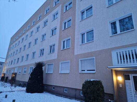 Wohnung zur Miete 349 € 3 Zimmer 56,8 m² 3. Geschoss Bernhard-Kellermann-Str. 23 Leipziger Str. Magdeburg 39120