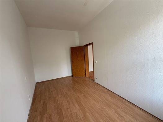Wohnung zur Miete 400 € 3,5 Zimmer 68 m² 1. Geschoss frei ab 01.09.2026 Reußenplatz 20 Naumburg Naumburg (Saale) 06618