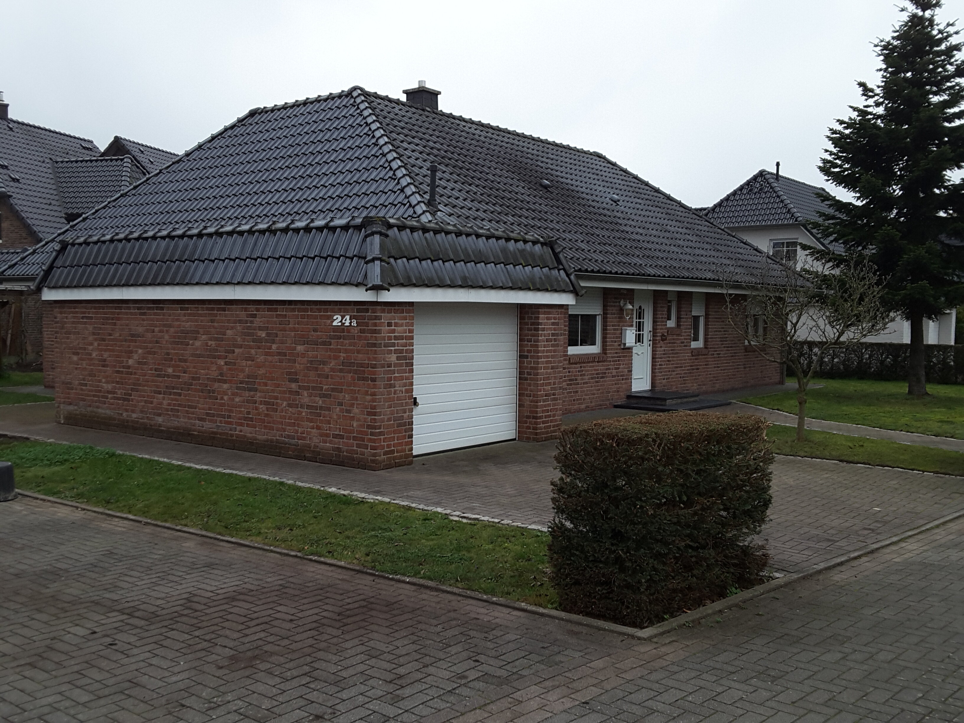 Bungalow zur Miete 1.950 € 4 Zimmer 122 m²<br/>Wohnfläche 850 m²<br/>Grundstück ab sofort<br/>Verfügbarkeit Halstenbek Halstenbek 25469