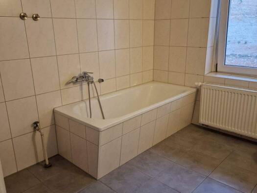 Wohnung zur Miete 564 € 4 Zimmer 94 m² 3 Geschosse frei ab sofort Weißenfels Weißenfels 06667