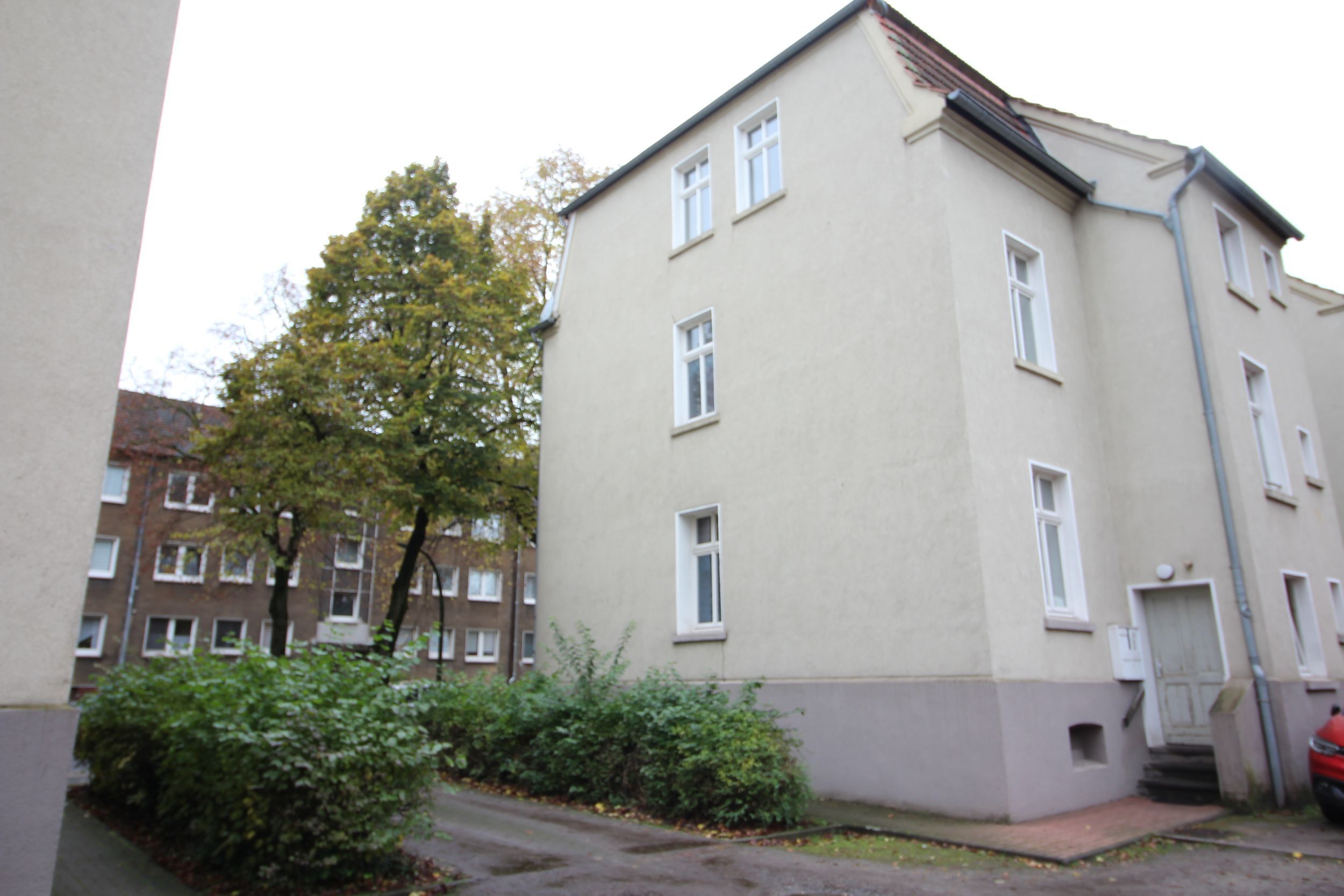 Wohnung zur Miete nur mit Wohnberechtigungsschein 335 € 3,5 Zimmer 66,7 m²<br/>Wohnfläche 2.<br/>Geschoss ab sofort<br/>Verfügbarkeit Königstraße 37 König-Ludwig-Zeche Recklinghausen 45663