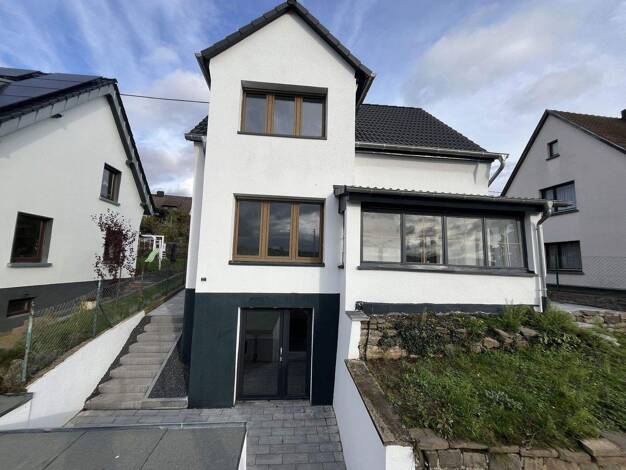 Einfamilienhaus zum Kauf provisionsfrei 495.000 € 5,5 Zimmer 127 m² 818 m² Grundstück Erpel 53579