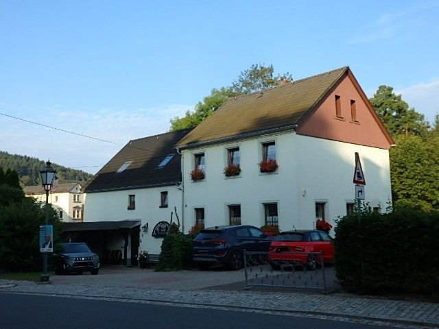 Mehrfamilienhaus zum Kauf 130.000 € 182 m²<br/>Wohnfläche 620 m²<br/>Grundstück Bahnhofstr. 5 Neuhausen Neuhausen/Erzgebirge 09544