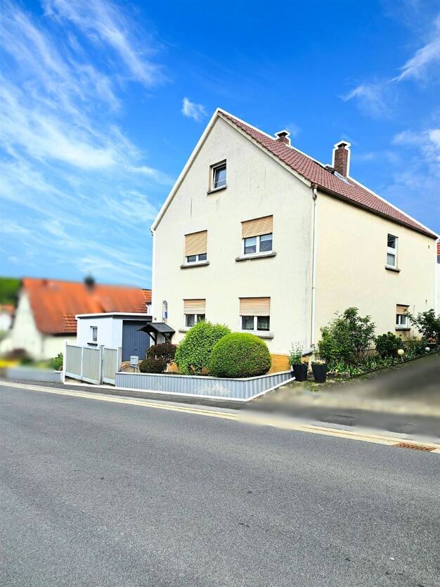 Mehrfamilienhaus zum Kauf 275.000 € 7 Zimmer 140 m² 1.810 m² Grundstück Pfändhausen Dittelbrunn 97456