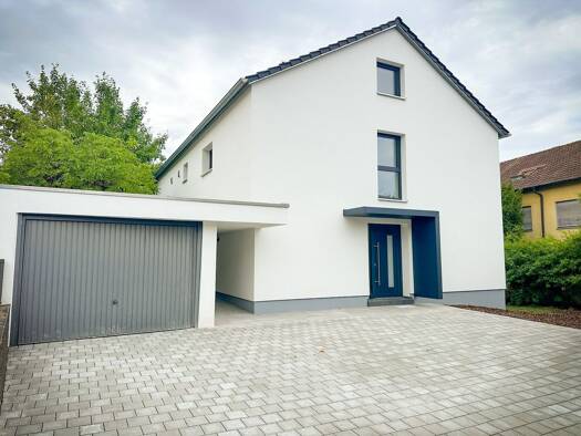 Einfamilienhaus zur Miete 2.750 € 7 Zimmer 188 m² 707 m² Grundstück frei ab sofort Frauenland Würzburg 97074