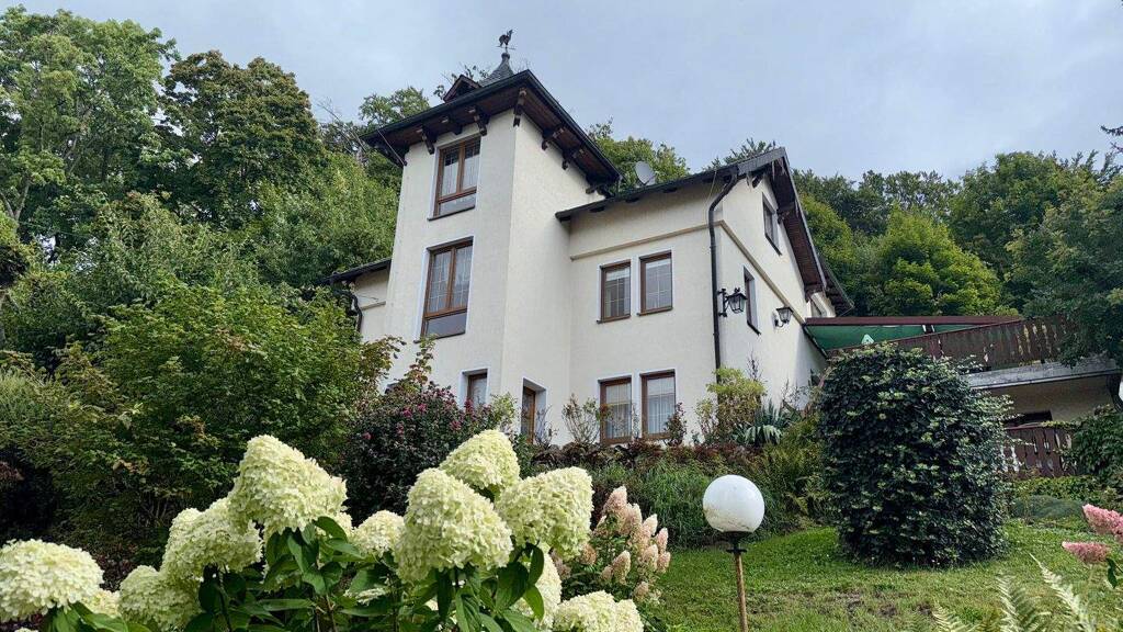 Haus zum Kauf 329.000 € 253 m² 2.175 m² Grundstück Am Burgweg 7 Bad Liebenstein 36448