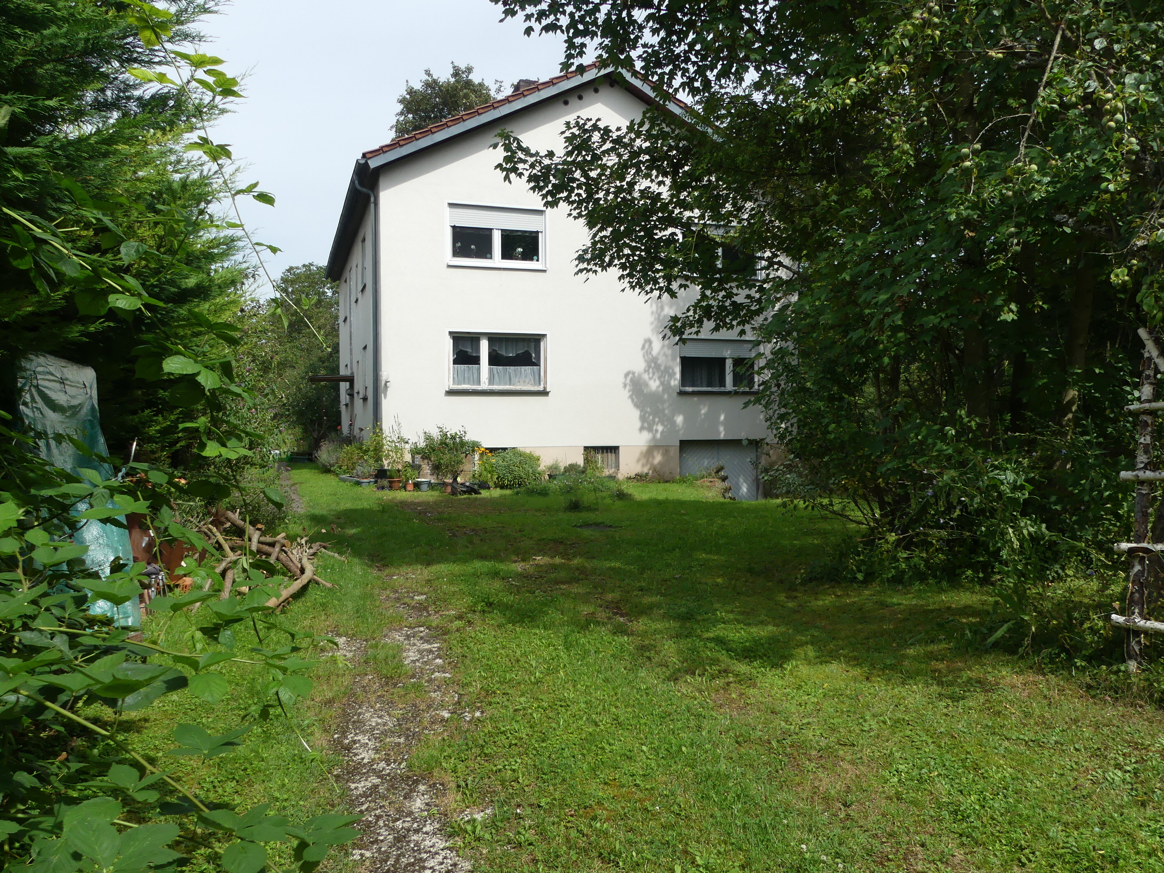 Mehrfamilienhaus zum Kauf 749.000 € 9 Zimmer 233 m²<br/>Wohnfläche 4.474 m²<br/>Grundstück ab sofort<br/>Verfügbarkeit Reuth Forchheim 91301