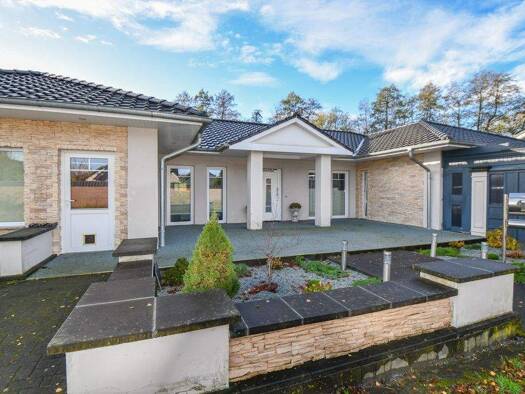 Bungalow zum Kauf provisionsfrei 469.000 € 5 Zimmer 193 m² 940 m² Grundstück Friesoythe 26169