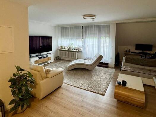 Wohnung zur Miete 970 € 3,5 Zimmer 97 m² Geschoss 2/3 frei ab sofort Ajtoschstraße 11 Gibitzenhof Nürnberg 90459