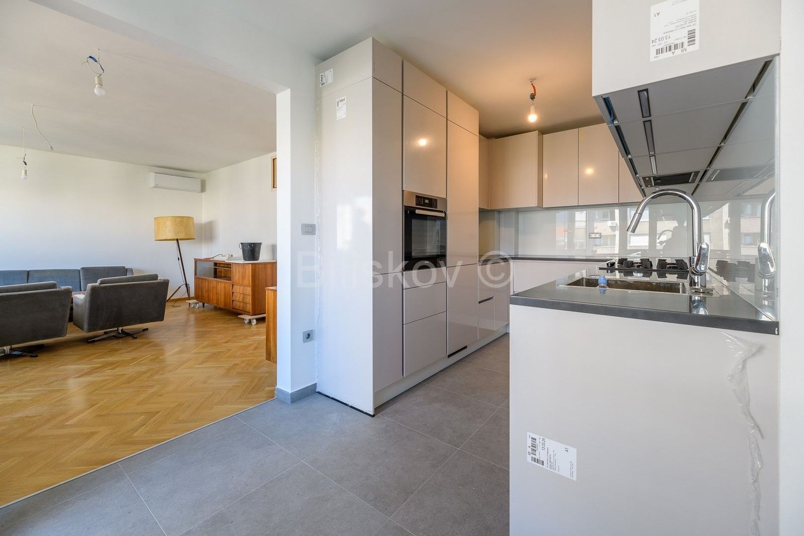 Wohnung zur Miete 1.700 € 4 Zimmer 100 m²<br/>Wohnfläche 5.<br/>Geschoss Donji grad