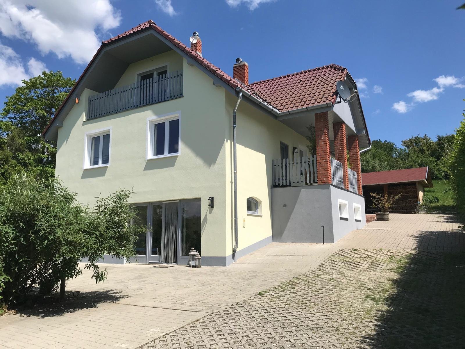 Einfamilienhaus zum Kauf 269.000 € 5 Zimmer 200 m²<br/>Wohnfläche 2.045 m²<br/>Grundstück bei Héviz 8380