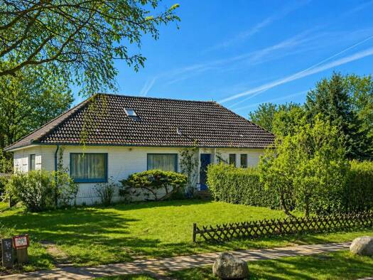 Einfamilienhaus zum Kauf 630.000 € 8 Zimmer 215 m² 1.041 m² Grundstück Wyk auf Föhr 25938