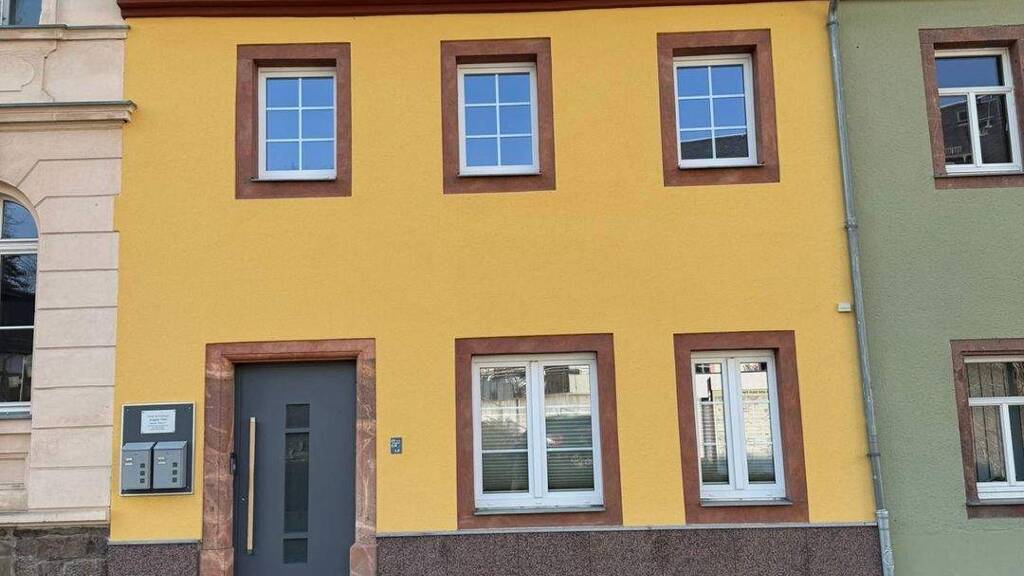 Reihenmittelhaus zum Kauf 130.000 € 6 Zimmer 77 m² 140 m² Grundstück Hartha 04746