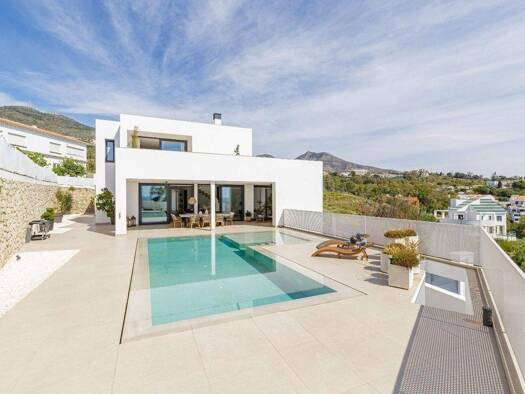 Villa zum Kauf 2.490.000 € 4 Zimmer 380 m² 1.374 m² Grundstück Benalmádena 29639