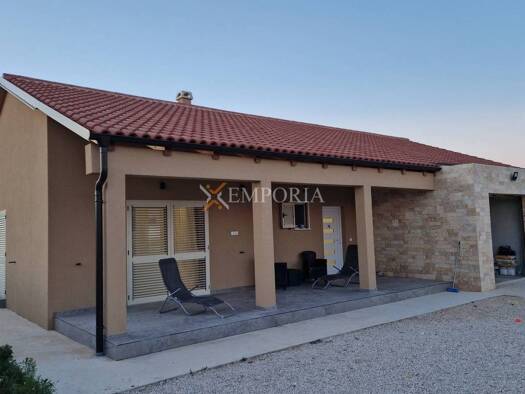 Einfamilienhaus zum Kauf - Erstbezug 599.000 € 3 Zimmer 255 m² Poličnik 23000