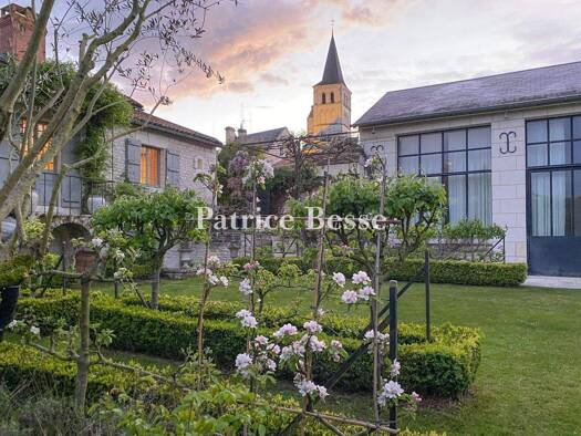 Reihenmittelhaus zum Kauf 820.000 € 9 Zimmer 310 m² 1.185 m² Grundstück Richelieu 37120