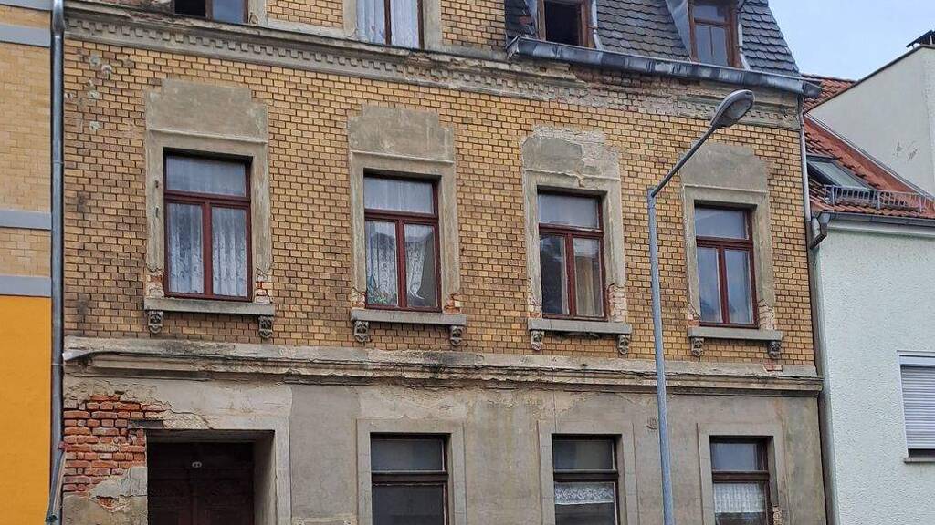 Haus zum Kauf 30.000 € 110 m² 260 m² Grundstück Ludwigstraße 40 Meerane 08393