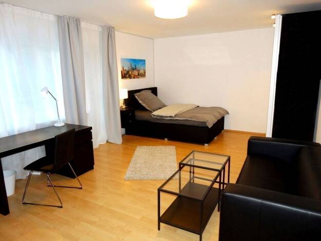 WG-Zimmer zur Miete Wohnen auf Zeit 1.200 € 32 m² 1. Geschoss frei ab 01.01.2026 Kinkelstrasse 00 Ostend Frankfurt am Main 60385