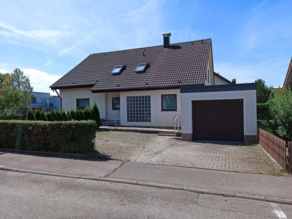 Mutlangen: Zentral gelegenes Mehrgenerationenhaus - ideal zum Wohnen und Arbeiten unter einem Dach!