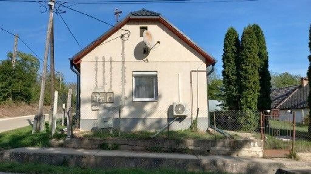 Einfamilienhaus zum Kauf 60.500 € 3 Zimmer 67 m² 938 m² Grundstück Felsönyék