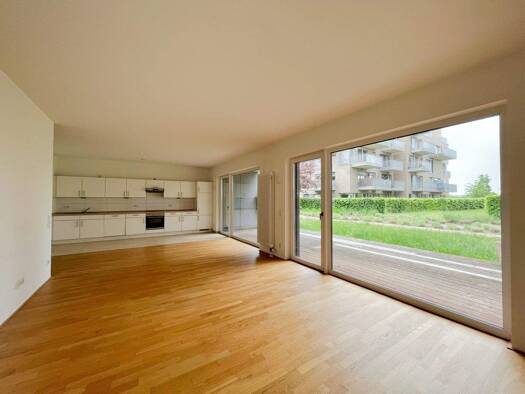 Wohnung zur Miete 1.410 € 3 Zimmer 127,7 m² EG frei ab sofort Kommodore-Johnsen-Boulevard 2 Handelshäfen Bremen 28217