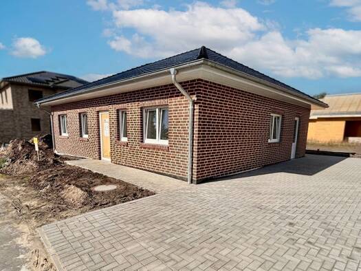 Bungalow zum Kauf 369.000 € 4 Zimmer 101 m² 600 m² Grundstück Bippen Bippen 49626