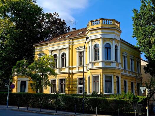 Praxis zur Miete 2.064 € 328 m² Bürofläche teilbar ab 140 m² James-von-Moltke-Straße 26 Innenstadt Görlitz 02826