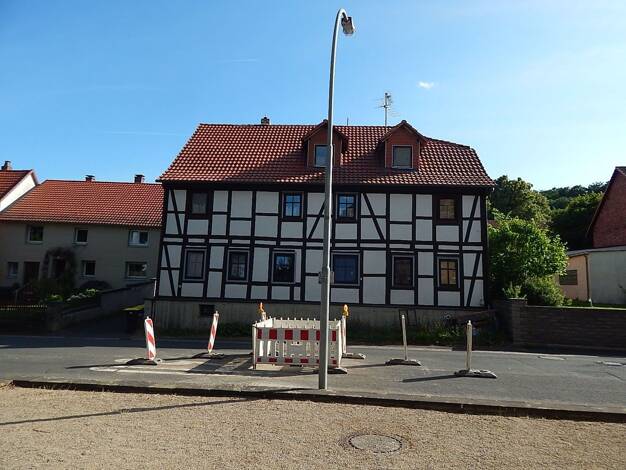 Mehrfamilienhaus zum Kauf als Kapitalanlage geeignet 420.000 € 15 Zimmer 431 m² 413 m² Grundstück Lenglern Bovenden 37120