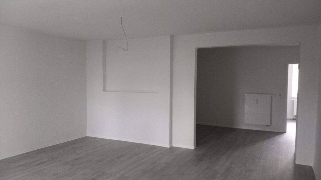 Wohnung zur Miete 760 € 3 Zimmer 117 m² EG frei ab 01.04.2026 Eckersbach Zwickau / Auerbach 08066