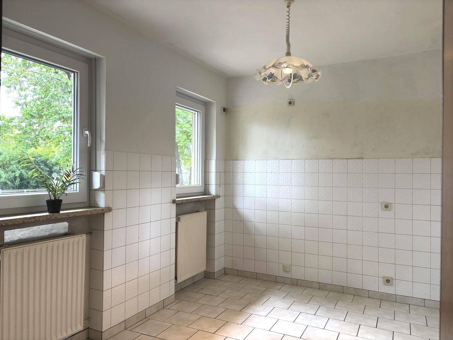 Immobilie in Herzberg am Harz - Mehrgenerationenwohnen 242,1m² - Doppelhaus mit 3 Garagen und Garten - Bild 4