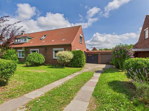 Doppelhaushälfte zum Kauf 178.000 € 5 Zimmer 117 m² 800 m² Grundstück Husum 25813