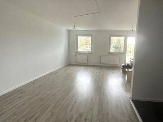 Wohnung zur Miete 390 € 3 Zimmer 68,3 m² Geschoss 3/6 frei ab sofort Thurm Mülsen 08132