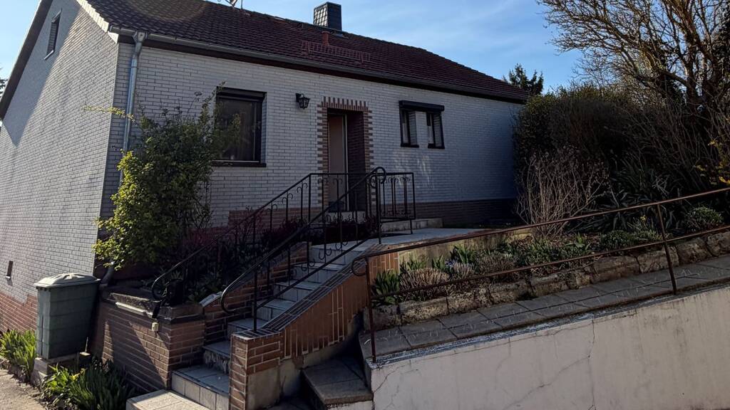 Einfamilienhaus zum Kauf 390.000 € 4 Zimmer 90 m² 1.010 m² Grundstück frei ab sofort Parkvorstadt Weimar 99425