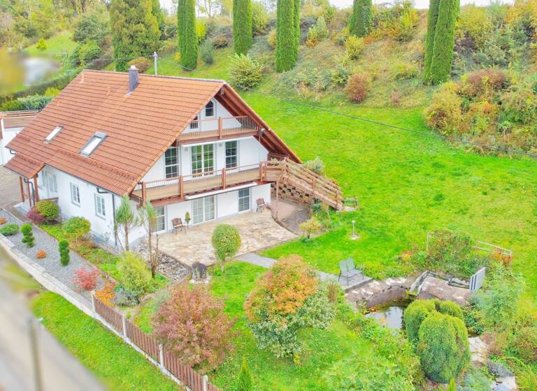 Mehrfamilienhaus zum Kauf 719.000 € 10 Zimmer 185 m²<br/>Wohnfläche 2.131 m²<br/>Grundstück Hattenweiler Heiligenberg 88633