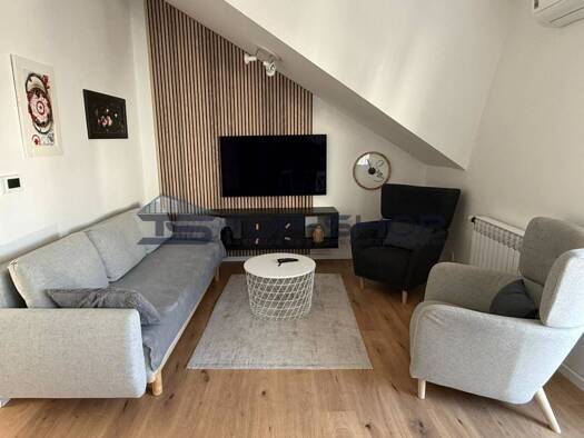 Wohnung zur Miete 950 € 1 Zimmer 45 m² Geschoss 2/2 Zagreb 10000