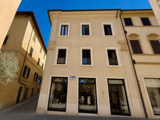 Wohnanlage zum Kauf als Kapitalanlage geeignet 3.600.000 € 71 Zimmer 2.786 m² Corso XI Settembre Pesaro 61121